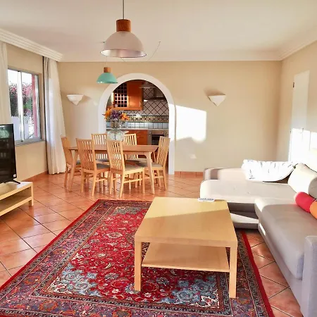 Wolf House Vakantiehuis *