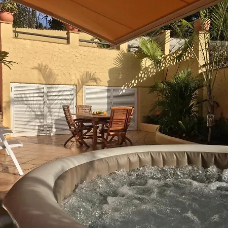 Wolf House Vakantiehuis *